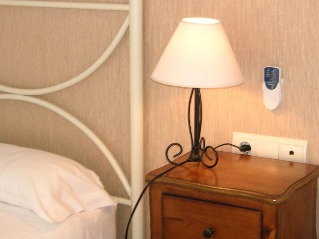 Aire De Colldejou Otel Oda fotoğraf